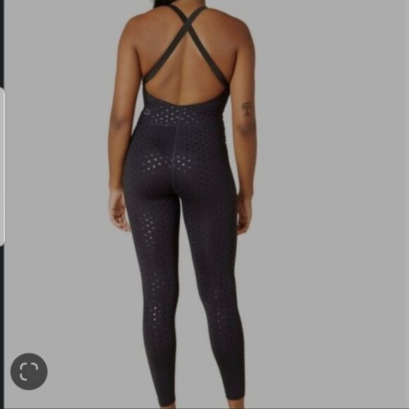 Beyond Yoga Shiny Black Heart Feminine Athleisure Bodycon Jumpsuit Size Small - Picture 5 of 7